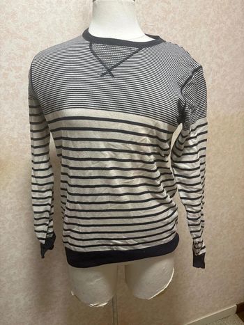 Pull taille 38 marque tout simplement