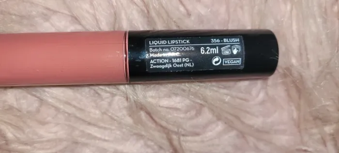 Rouge à lèvres liquide max&more - photo numéro 2