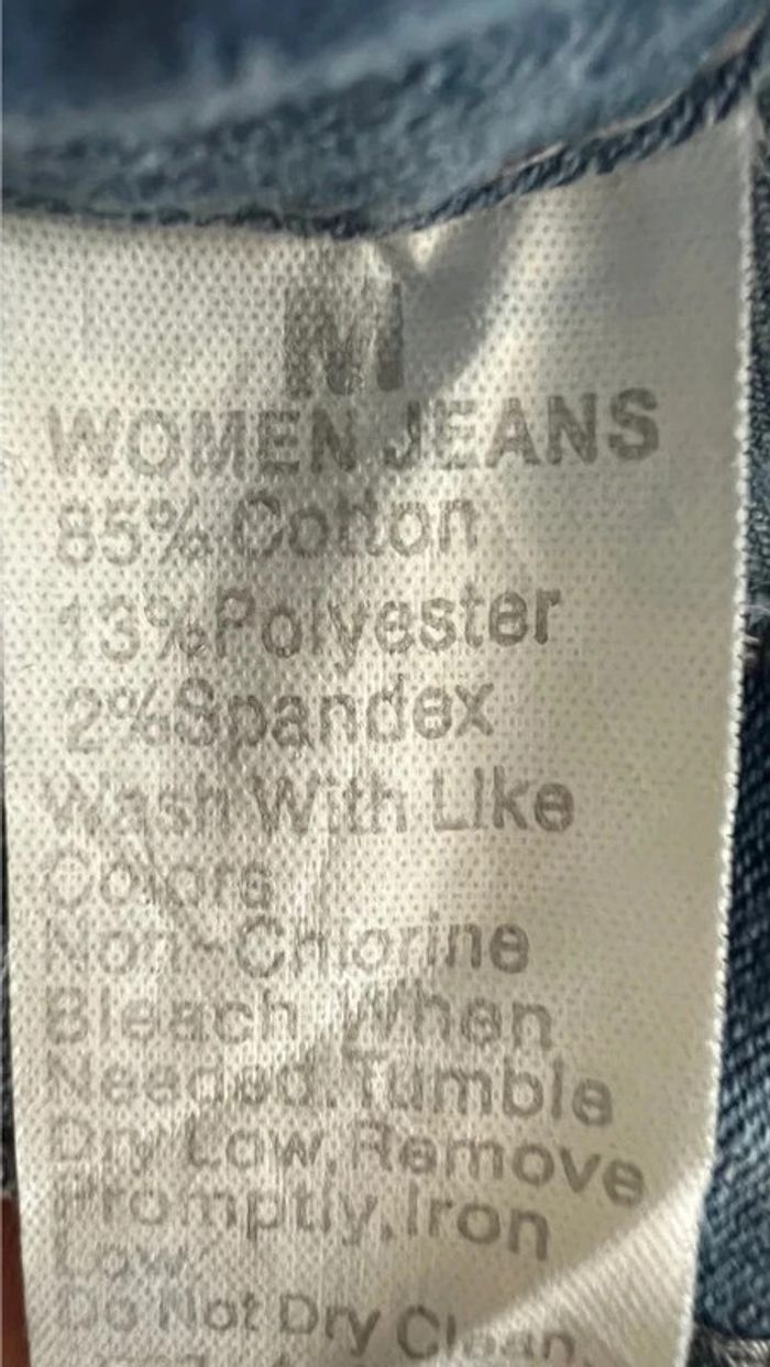 Short en jean en parfait état taille M . 85% coton - photo numéro 6
