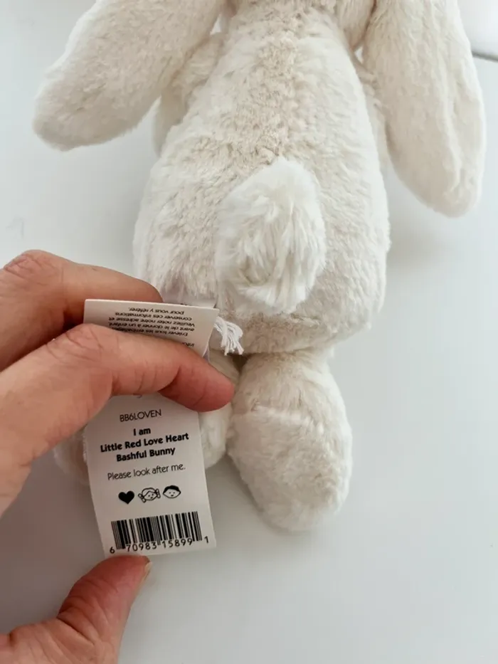 Little red love heart bashful bunny Jellycat - photo numéro 4