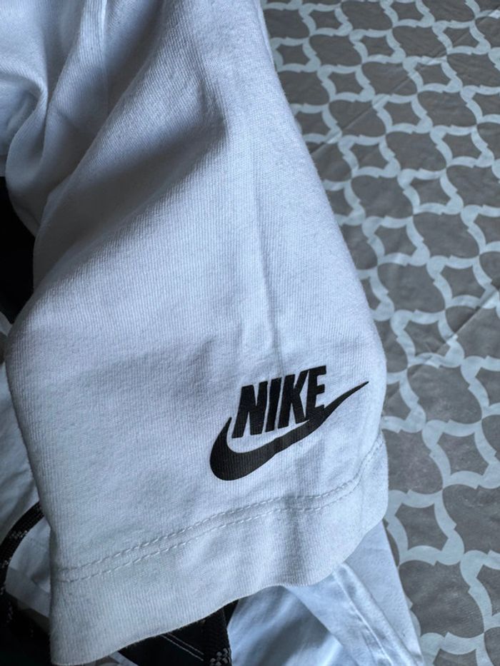 T shirt Nike enfant L - photo numéro 4