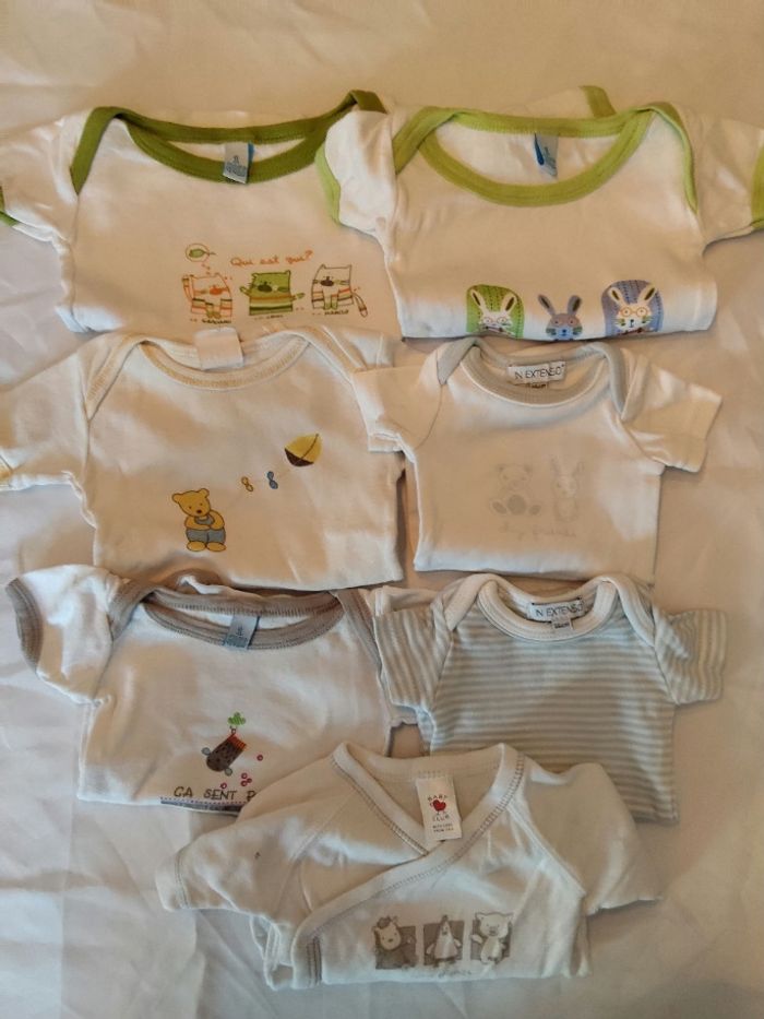 Lot de Bodies bébé