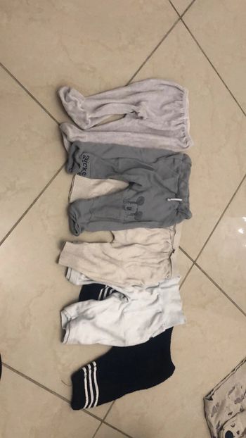 Lot 5 pantalons jogging