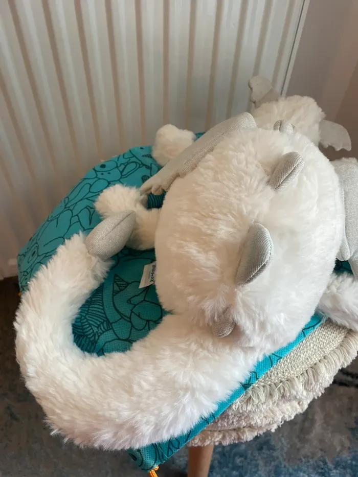 Peluche Jellycat Snow Dragon Large 🤍🐉 - photo numéro 10