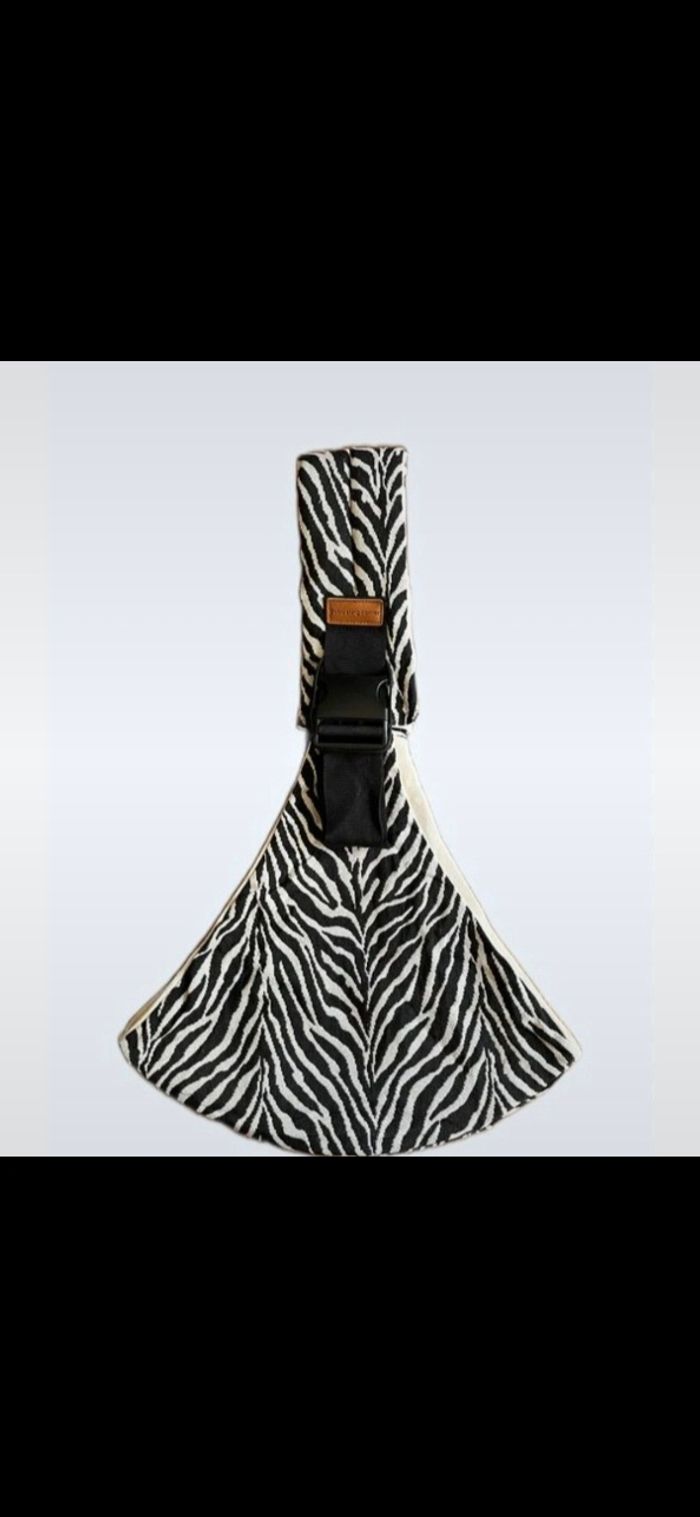 Porte-bébé zébra hanche jusqu'à 18kg - photo numéro 2
