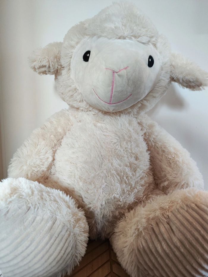 Grande peluche mouton