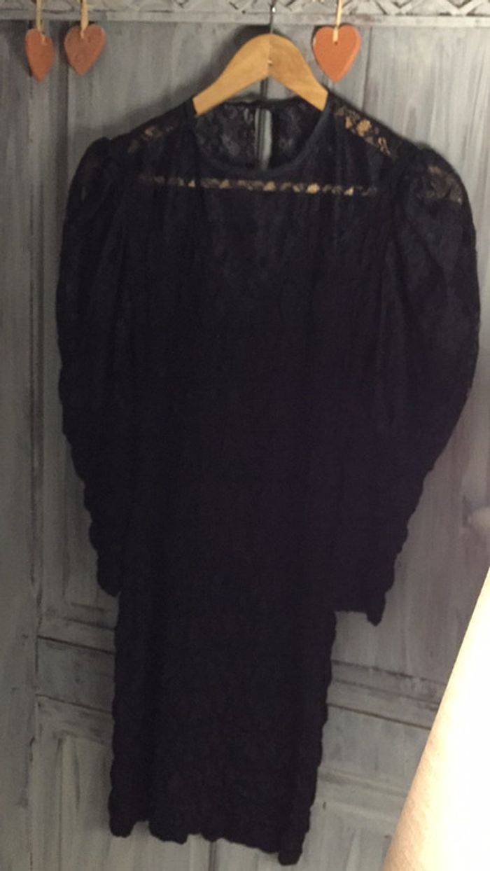 Petite robe noire dentelle vintage - photo numéro 2
