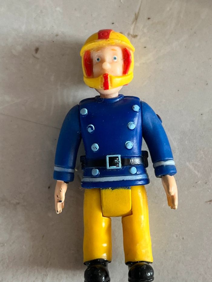 Figurine de sam le pompier
