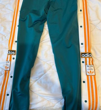 Jogging Adidas – Pressions latérales