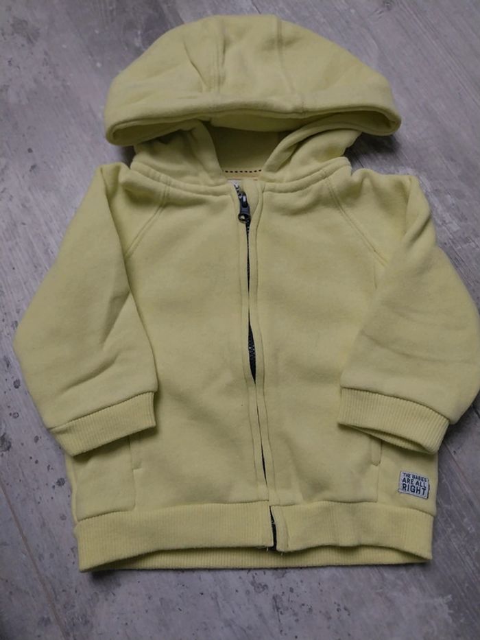 Veste molletonné taille 6 mois
