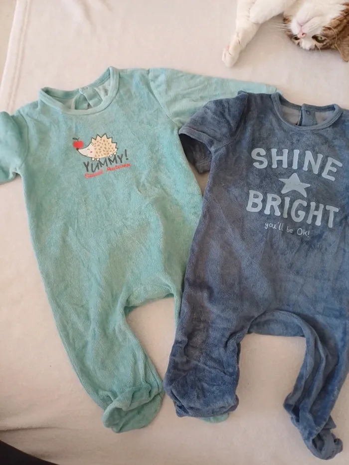 Lot 6 pyjamas velours 9 mois - photo numéro 3