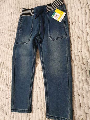 Jeans épais garçon neuf Taille 3 ans