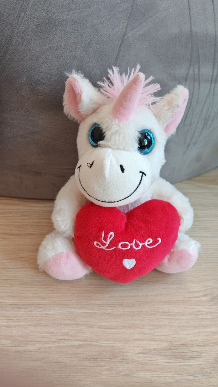 Peluche licorne 🦄 love ❤️ - photo numéro 1