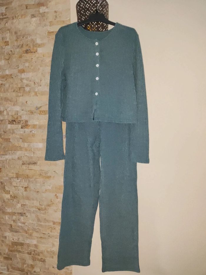 Tenue décontractée ou pyjama - photo numéro 1
