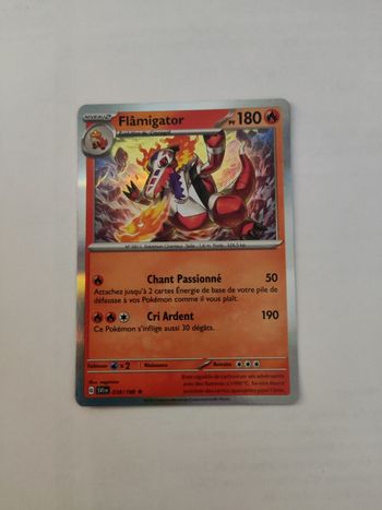 Carte holographique Pokémon Écarlate et violet