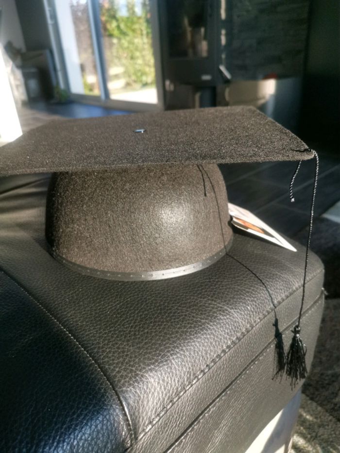 Chapeau de diplômé - photo numéro 2