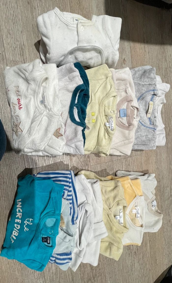 Gros lot 1 mois - photo numéro 3