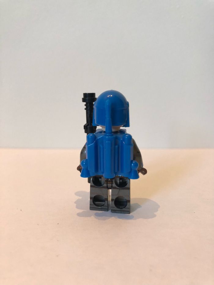 Figurine type lego guerrier Mandalorian. Star Wars - photo numéro 3