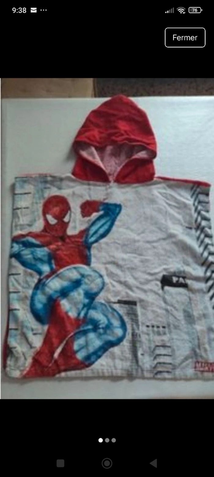 Poncho spiderman