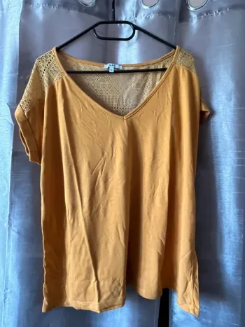T-shirt moutarde