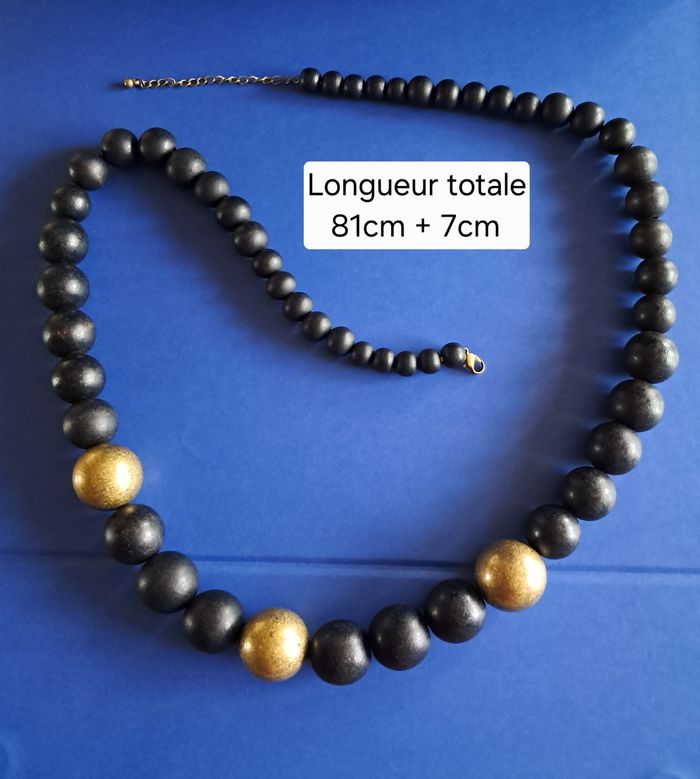 Collier fantaisie long NEUF avec boules noires et dorées - photo numéro 2