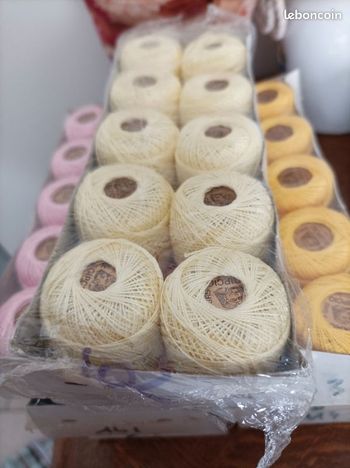 LOT 7 BOITES DE 10 PELOTES COTON PERLE