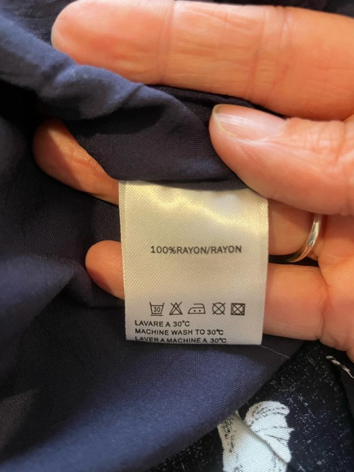 Robe à manches longues col V bleu marine à motifs multicolore boutons devant daphnéa taille S - photo numéro 8