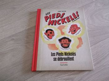 Livre BD LES PIEDS NICKELES "se débrouillent" relié NEUF