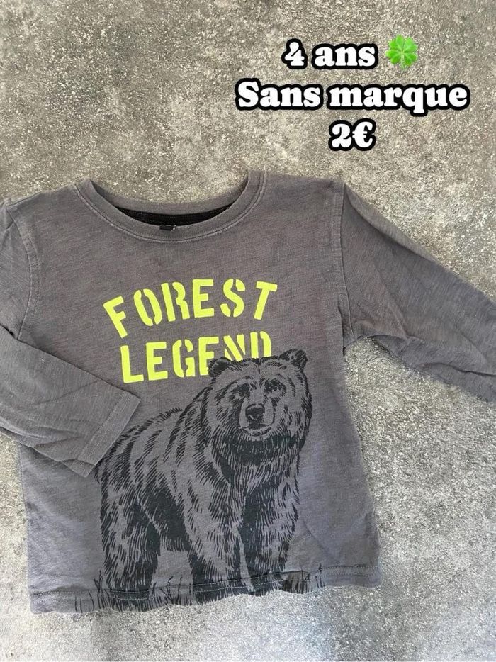 T-shirt 🍀 4 ans 🍀 Sans marque