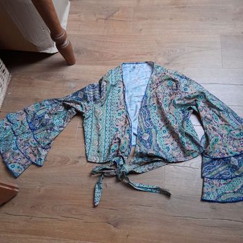 Haut type chemisier crop top taille unique