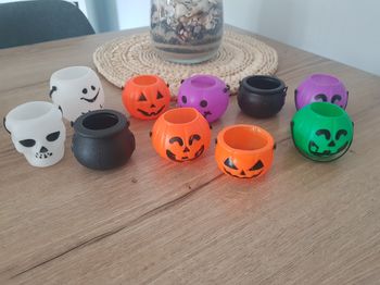 Lot de 10mini chaudrons halloween neuf