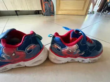 Chaussure à lumière Spiderman taille 27