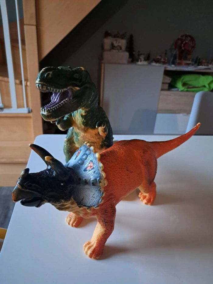 Lot dinosaures - photo numéro 2