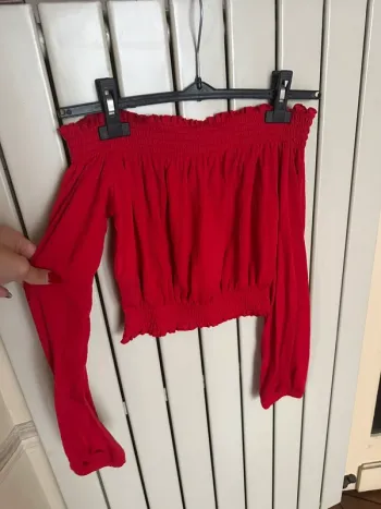 Haut crop off the shoulder rouge S
