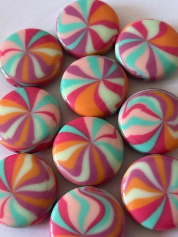 B33, 10 grosses perles, 26*8mm, acrylique des années 80