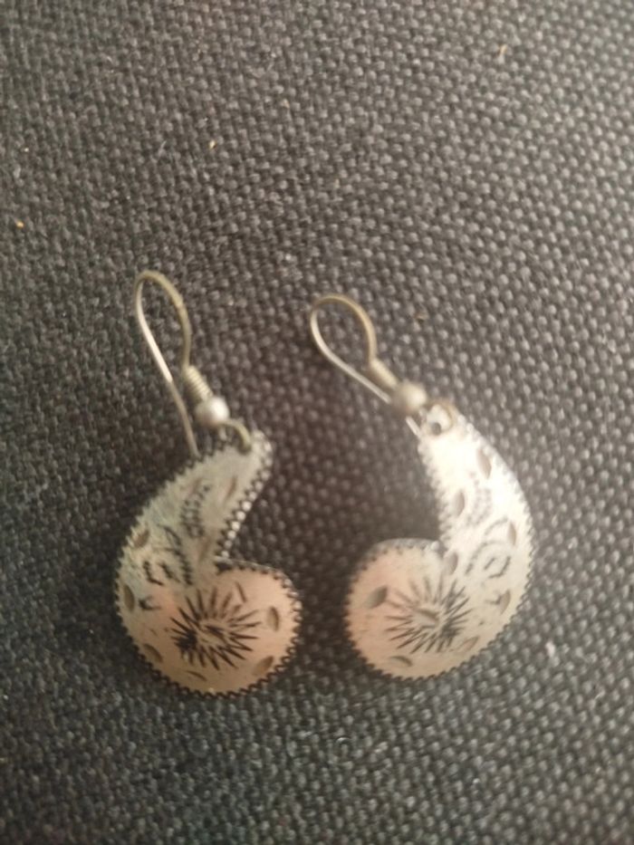 Boucles d'oreille très bon état