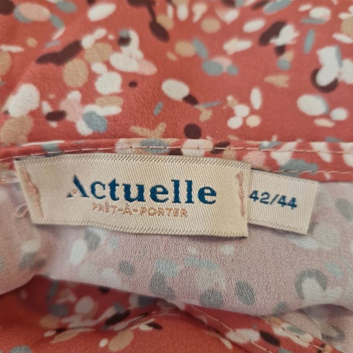 Jolie blouse taille 42/44 - photo numéro 2