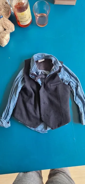 Ensemble chemise et veste sans manche