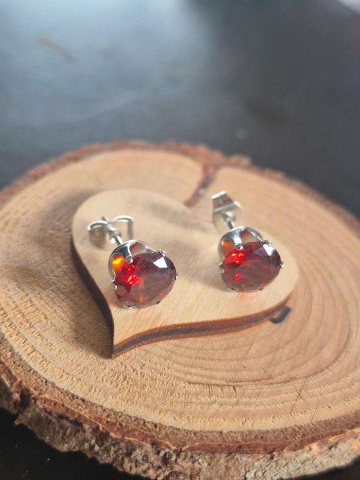 Jolie boucle d'oreilles rouge en acier - photo numéro 3