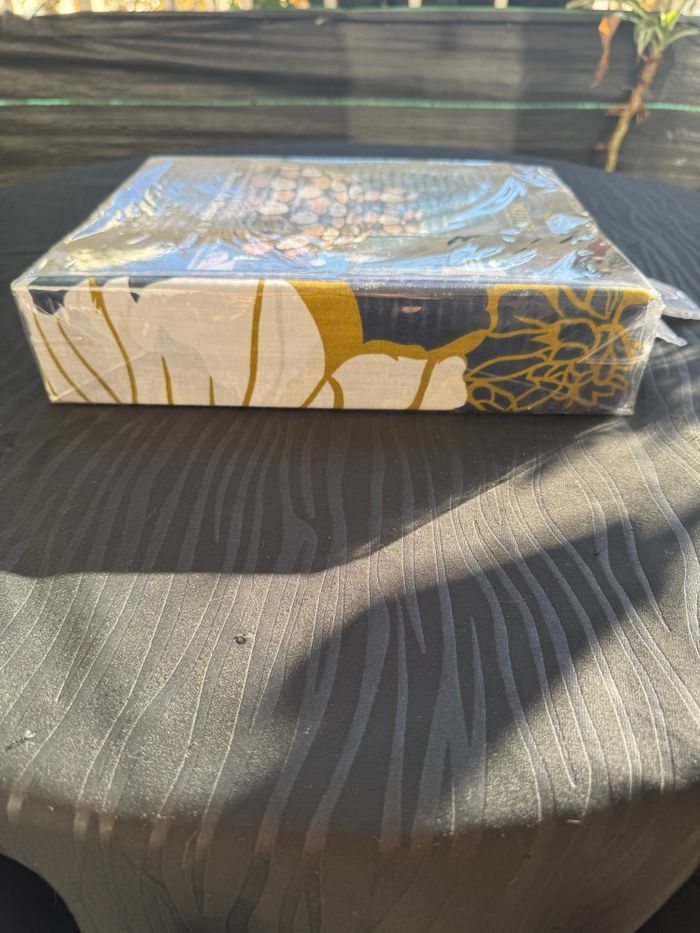 Parure de Lit 4 Pièces • 100% Coton • 160×200 • Drap Plat 240×300 • Taies 65×65 • Motif Floral Luxe - photo numéro 7