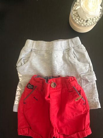 Lot de deux shorts 9mois été