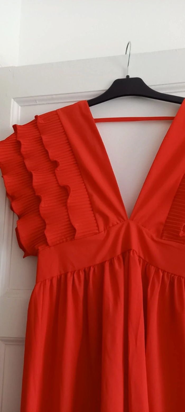 Robe longue rouge pour petite 38/40 avec volants aux épaules, dos nu et décolleté - photo numéro 3
