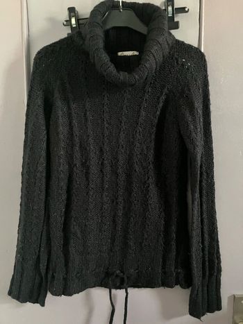 Pull noir