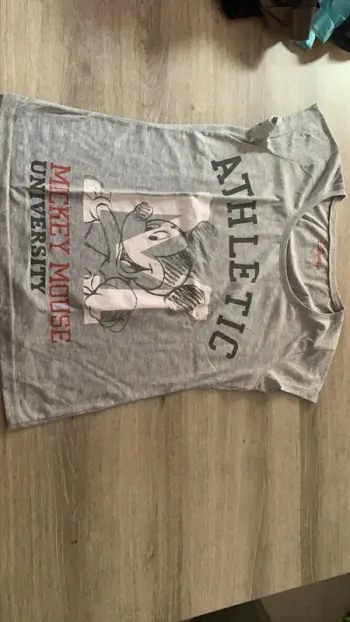 TEE shirt Disney
