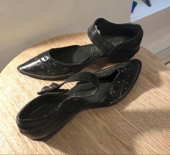 Sandales à brides en cuir (Taille 39) 