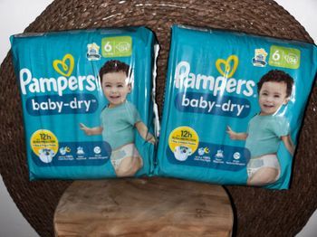 Maxi-Pack De 68 Couches Pampers  Baby-Dry Neuf Dans L’emballage Taille: 6