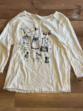 Je vend un haut manche longue femme taille 4 très bon état