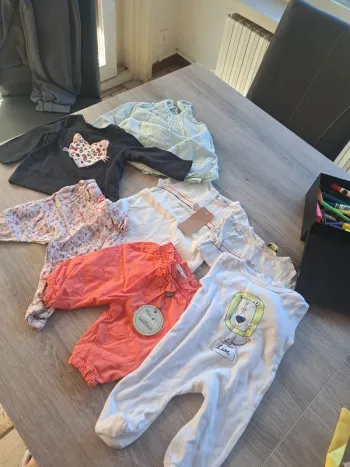 Lot de vêtements fille