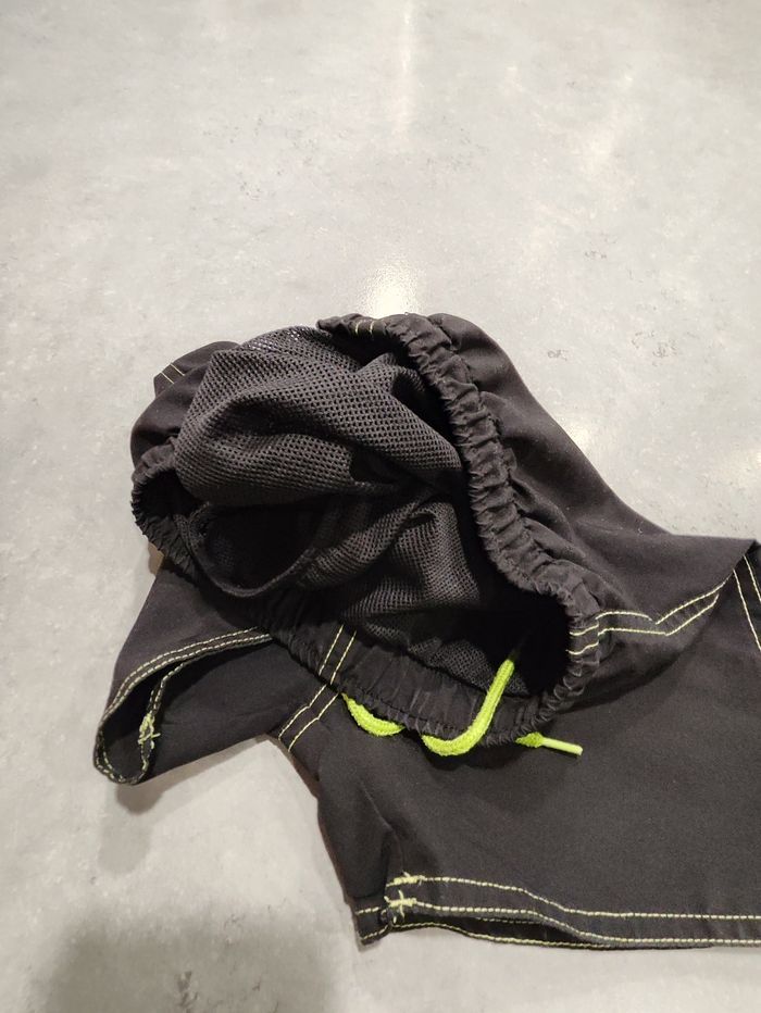 Lot de 2 shorts de bain garçon/maillot de bain– Taille 5 ans - photo numéro 7