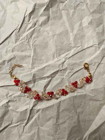 Bracelet fait main rouge rose blanc doré